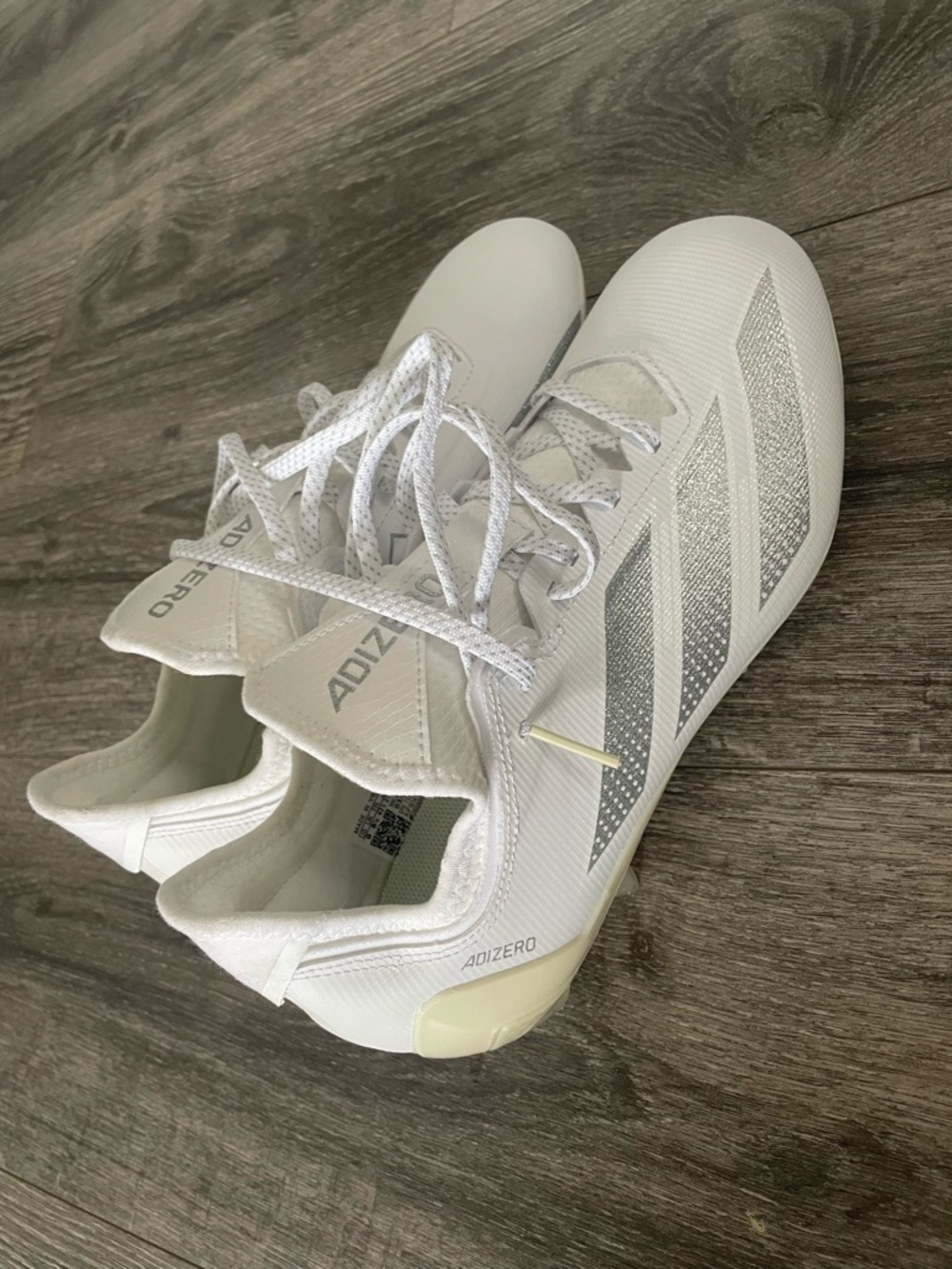 SOLD‼️adidas White Soccer Cleats with Silver Stripes - Picture 5 of 10